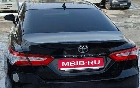 Toyota Camry, 2020 год, 2 950 000 рублей, 4 фотография