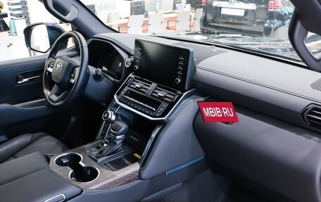 Toyota Land Cruiser, 2024 год, 14 490 000 рублей, 7 фотография