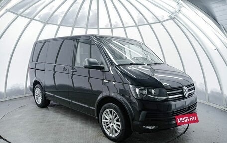 Volkswagen Multivan T6 рестайлинг, 2019 год, 3 690 000 рублей, 3 фотография