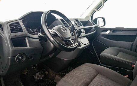 Volkswagen Multivan T6 рестайлинг, 2019 год, 3 690 000 рублей, 20 фотография