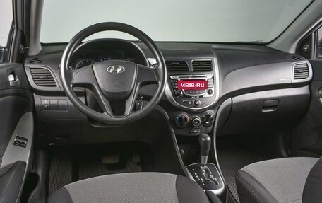 Hyundai Solaris II рестайлинг, 2013 год, 939 000 рублей, 6 фотография