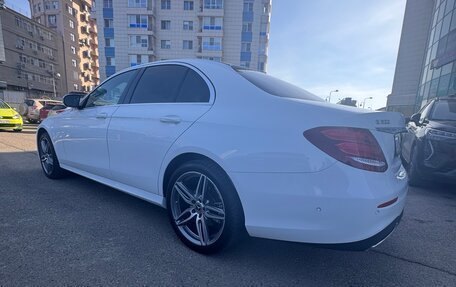 Mercedes-Benz E-Класс, 2019 год, 4 050 000 рублей, 5 фотография