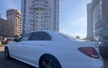 Mercedes-Benz E-Класс, 2019 год, 4 050 000 рублей, 9 фотография