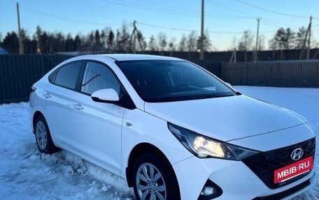 Hyundai Solaris II рестайлинг, 2022 год, 1 680 000 рублей, 7 фотография