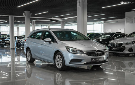 Opel Astra K, 2017 год, 1 430 000 рублей, 2 фотография