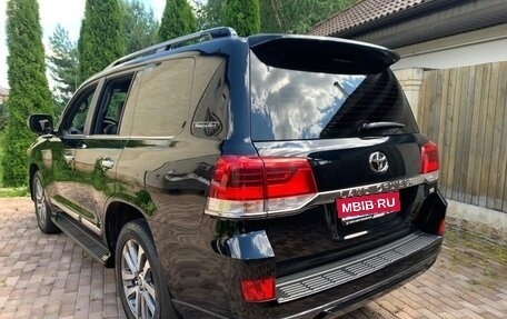 Toyota Land Cruiser 200, 2017 год, 8 550 000 рублей, 5 фотография