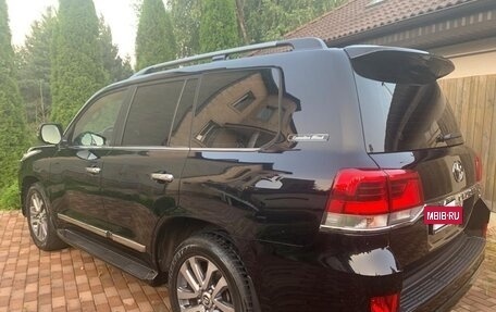 Toyota Land Cruiser 200, 2017 год, 8 550 000 рублей, 4 фотография