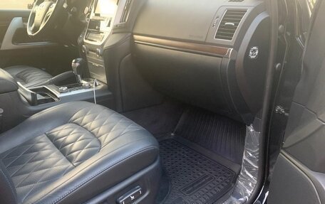 Toyota Land Cruiser 200, 2017 год, 8 550 000 рублей, 9 фотография