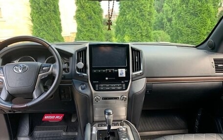 Toyota Land Cruiser 200, 2017 год, 8 550 000 рублей, 7 фотография