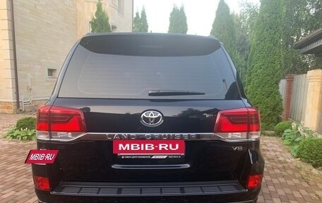 Toyota Land Cruiser 200, 2017 год, 8 550 000 рублей, 6 фотография