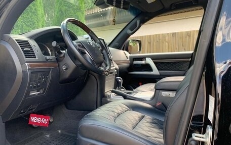 Toyota Land Cruiser 200, 2017 год, 8 550 000 рублей, 8 фотография