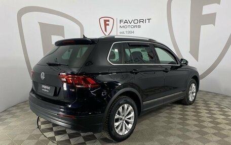 Volkswagen Tiguan II, 2017 год, 2 300 000 рублей, 6 фотография