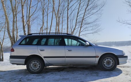 Toyota Avensis III рестайлинг, 2001 год, 500 000 рублей, 4 фотография