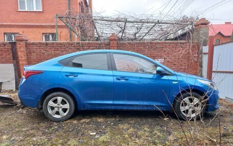 Hyundai Solaris II рестайлинг, 2018 год, 1 300 000 рублей, 5 фотография