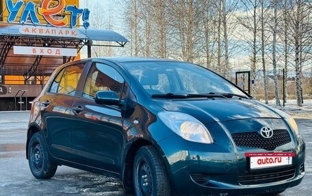 Toyota Yaris III рестайлинг, 2007 год, 520 000 рублей, 2 фотография