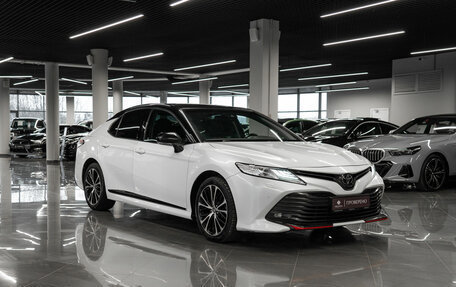 Toyota Camry, 2020 год, 3 600 000 рублей, 2 фотография