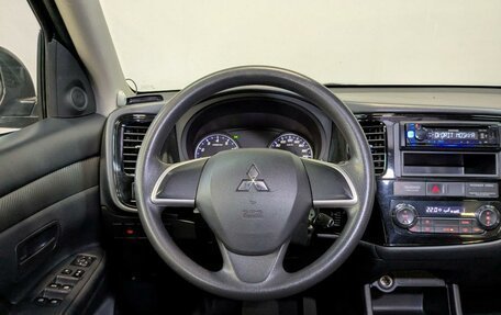 Mitsubishi Outlander III рестайлинг 3, 2016 год, 1 790 000 рублей, 22 фотография