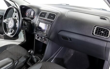Volkswagen Polo VI (EU Market), 2018 год, 925 000 рублей, 14 фотография