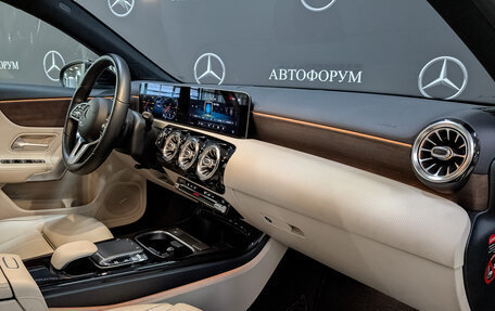 Mercedes-Benz A-Класс, 2018 год, 2 250 000 рублей, 13 фотография