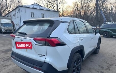 Toyota RAV4, 2024 год, 3 900 000 рублей, 3 фотография