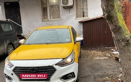 Hyundai Solaris II рестайлинг, 2019 год, 800 000 рублей, 4 фотография