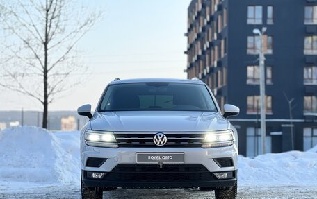 Volkswagen Tiguan II, 2018 год, 2 100 000 рублей, 2 фотография