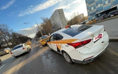 Hyundai Solaris II рестайлинг, 2018 год, 750 000 рублей, 3 фотография