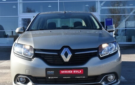 Renault Logan II, 2016 год, 940 000 рублей, 2 фотография