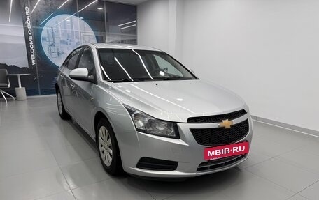 Chevrolet Cruze II, 2010 год, 760 000 рублей, 3 фотография