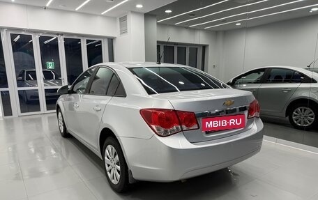 Chevrolet Cruze II, 2010 год, 760 000 рублей, 6 фотография