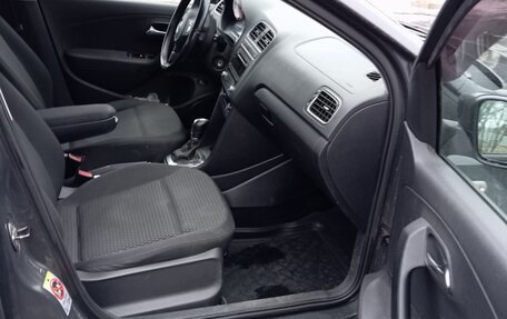 Volkswagen Polo VI (EU Market), 2011 год, 550 000 рублей, 2 фотография
