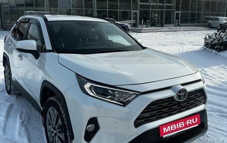 Toyota RAV4, 2022 год, 3 810 000 рублей, 4 фотография