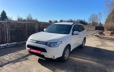 Mitsubishi Outlander III рестайлинг 3, 2013 год, 1 290 000 рублей, 1 фотография