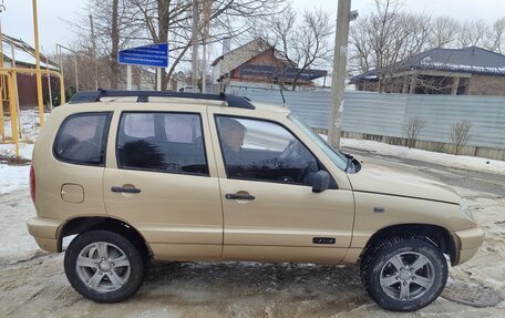 Chevrolet Niva I рестайлинг, 2004 год, 330 000 рублей, 2 фотография