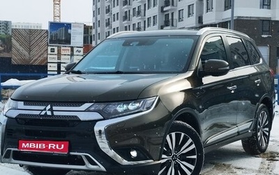 Mitsubishi Outlander III рестайлинг 3, 2019 год, 3 350 000 рублей, 1 фотография