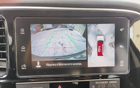 Mitsubishi Outlander III рестайлинг 3, 2019 год, 3 350 000 рублей, 9 фотография