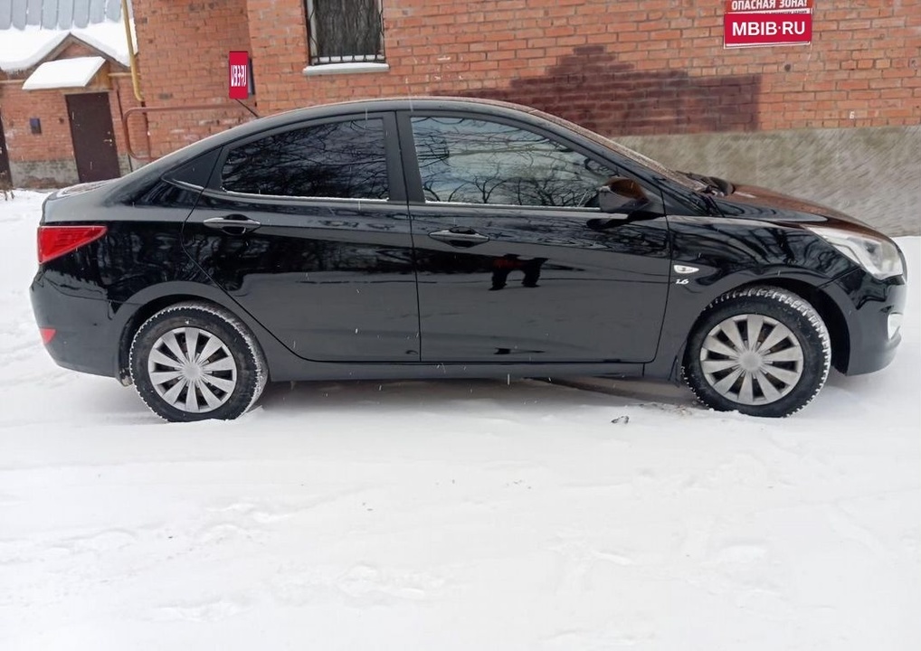 Hyundai Solaris I рестайлинг, 2015 год, 1 050 000 рублей, 2 фотография