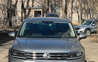 Volkswagen Tiguan II, 2018 год, 2 400 000 рублей, 1 фотография