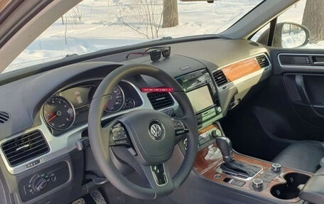 Volkswagen Touareg III, 2011 год, 1 930 000 рублей, 5 фотография