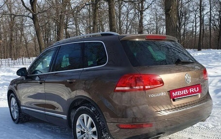 Volkswagen Touareg III, 2011 год, 1 930 000 рублей, 3 фотография