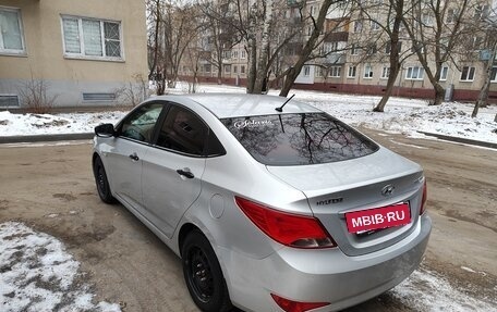 Hyundai Solaris II рестайлинг, 2015 год, 900 000 рублей, 6 фотография