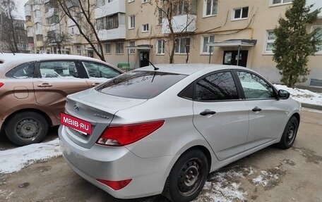 Hyundai Solaris II рестайлинг, 2015 год, 900 000 рублей, 5 фотография