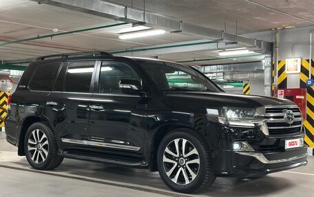 Toyota Land Cruiser 200, 2018 год, 8 800 000 рублей, 5 фотография