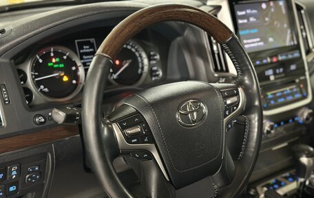 Toyota Land Cruiser 200, 2018 год, 8 800 000 рублей, 18 фотография