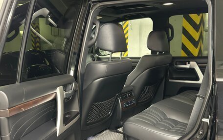 Toyota Land Cruiser 200, 2018 год, 8 800 000 рублей, 20 фотография