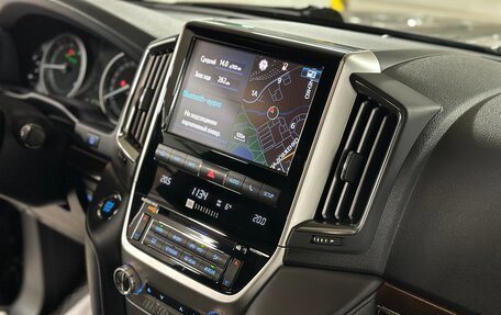 Toyota Land Cruiser 200, 2018 год, 8 800 000 рублей, 31 фотография
