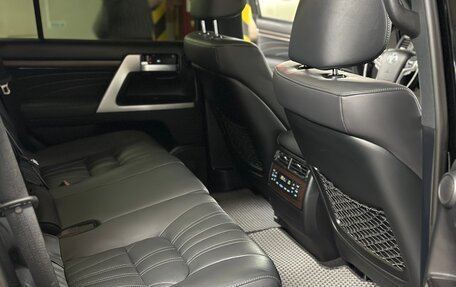 Toyota Land Cruiser 200, 2018 год, 8 800 000 рублей, 28 фотография