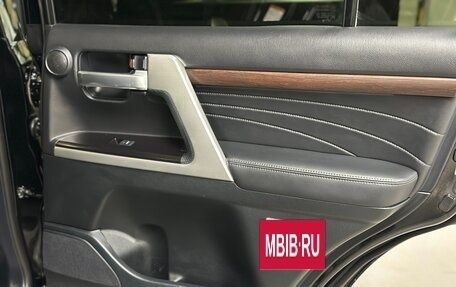 Toyota Land Cruiser 200, 2018 год, 8 800 000 рублей, 26 фотография