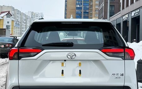 Toyota RAV4, 2024 год, 4 090 000 рублей, 4 фотография