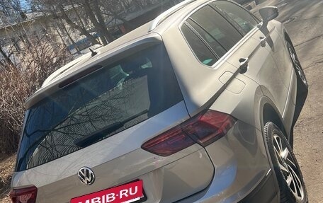 Volkswagen Tiguan II, 2018 год, 2 400 000 рублей, 4 фотография